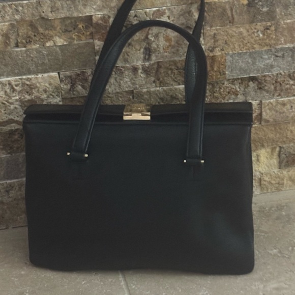 Isaac Mizrahi Elegant Black Shoulder Bag - Picture 6 of 16